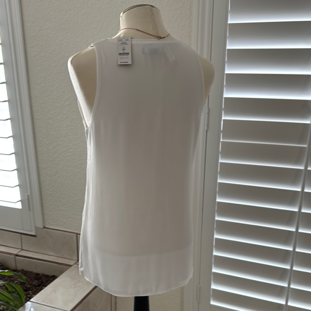 White House Black Market White and Blue Blouse - Picture 4 of 10